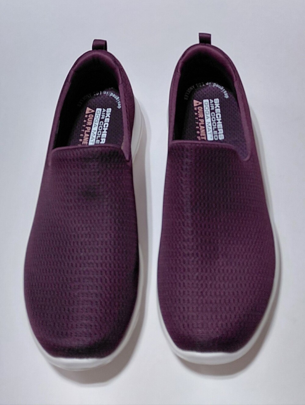 SKECHERS Women's  Air Cooled Goga Mat Slip-On   Burgundy Sneakers Size 7.5
